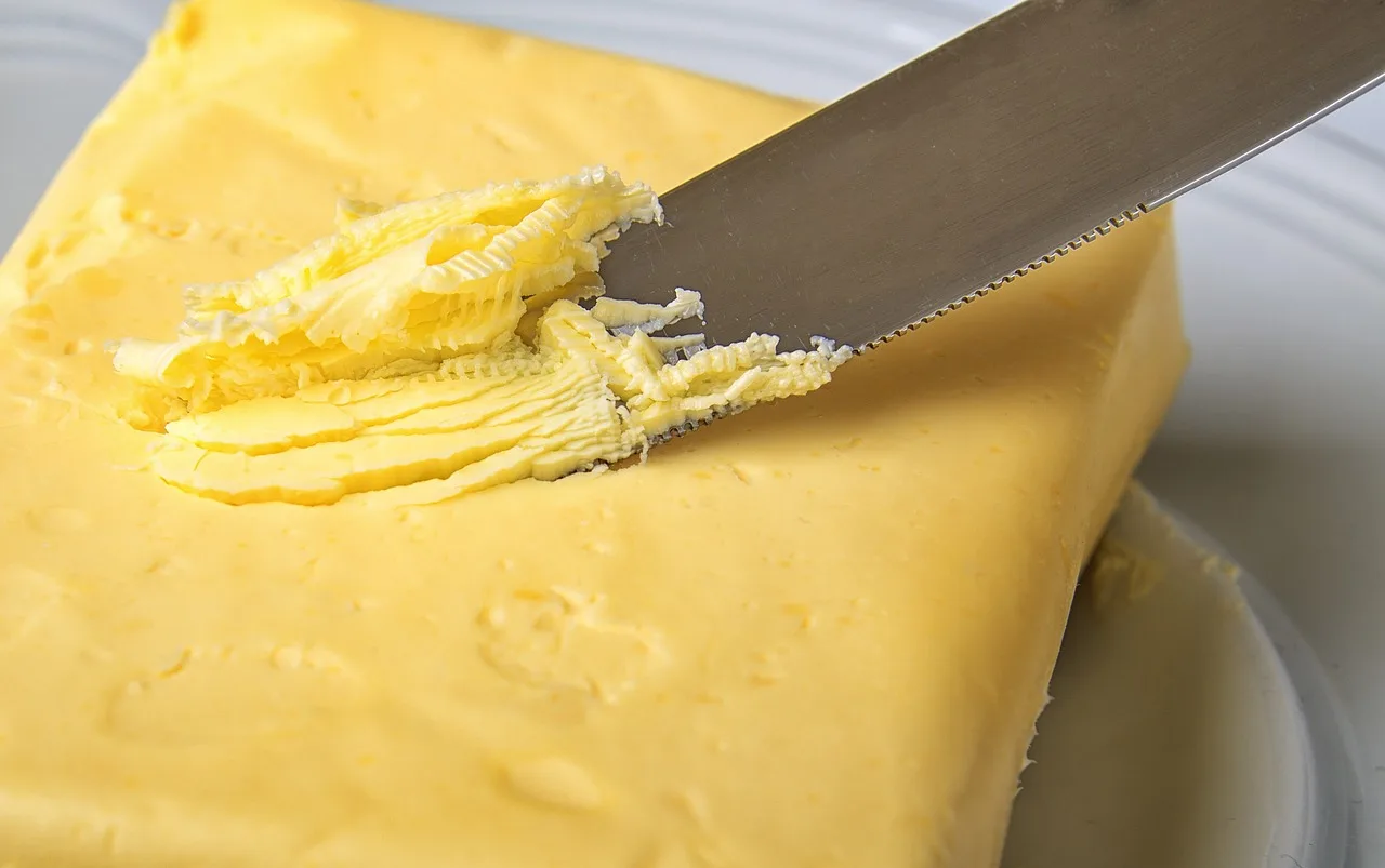 butter, knife, ingredient, cibo, product, fat, eating, piastra, avvicinamento, cholesterol, kitchen, utensil, margarine, prodotto, spread, produce, preparation, organico, sano, nature, portion, cooking, creamy, fresco, dairy, butter, butter, butter, butter, butter, cholesterol, cholesterol, margarine